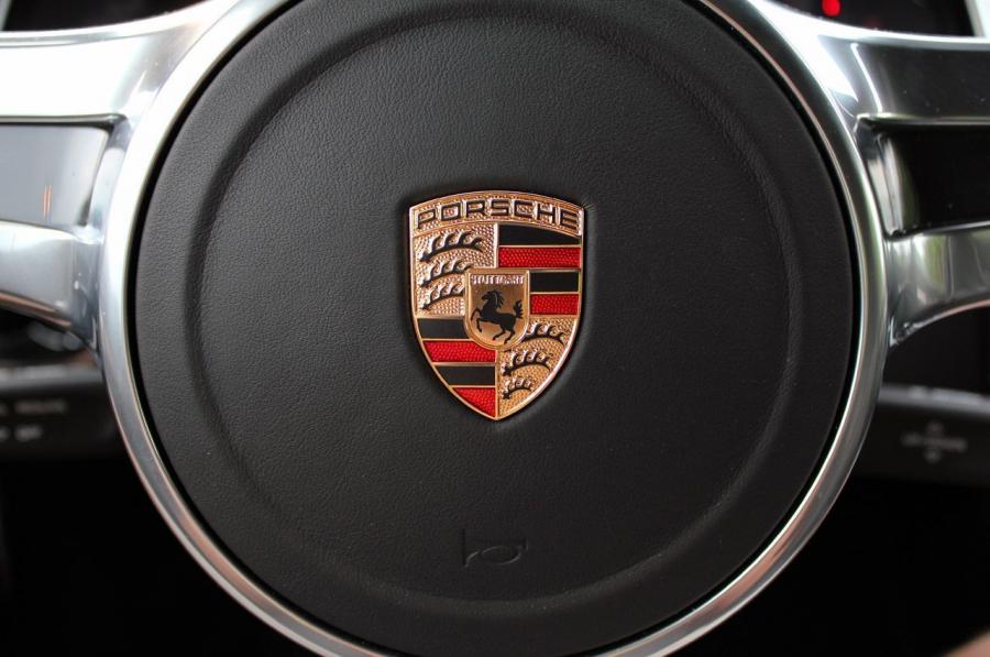  Porsche 911 Carrera S 2013 года  (фото 25 из 51)